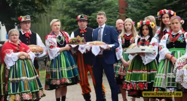 Dożynki parafialne w Sobocie. Wspólne dziękczynienie za tegoroczne plony (foto, film)