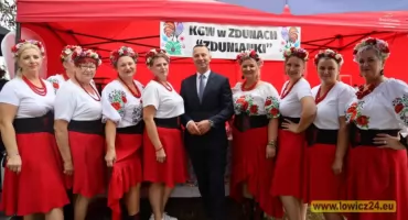 Zduny. Piknik sąsiedzki przy Domu na 105 (foto, film)