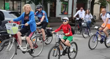 Łowiczanie na rowerach. Rajd z osiedla Dąbrowskiego zakończy się w Lasku Miejskim