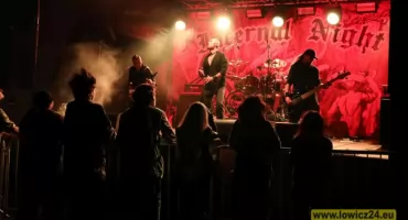 Dwunasta edycja Infernal Night w Łowiczu. Mocne brzmienia na dziedzińcu ŁOK