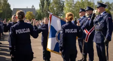 Nowi policjanci zasilili szeregi łowickiej komendy (foto)