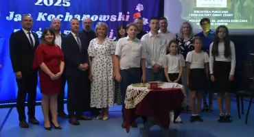Treny, pieśni i fraszki Kochanowskiego wybrzmiały w Bąkowie Górnym (foto,film)