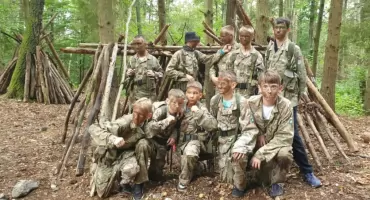 Wychowankowie MOS Kiernozia na survivalowym wyjeździe (foto)