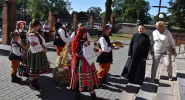 Dożynki parafialne w Kompinie. Wierni dziękowali za plony (foto,film)