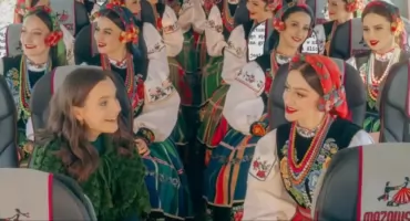 Stroje łowickie na Stadionie Narodowym – folklor zachwycił podczas koncertu Sanah (film)