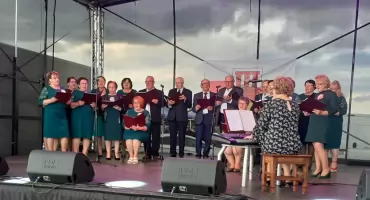 Seniorzy z chóru MELODIA zaśpiewają w Pałacu w Walewicach