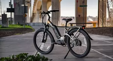 5 wskazówek, jak bezpiecznie jeździć na rowerze elektrycznym