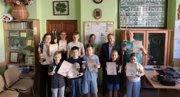 Udany weekend szachistów UKS Jedynka Łowicz – medale, puchary i debiuty (foto)