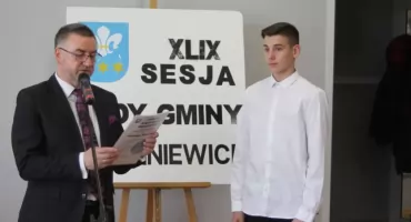 Nastoletni sportowiec i członek MDP w Domaniewicach pomógł mężczyźnie, który doznał ataku padaczki