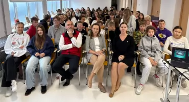 „REYmix – klasyka w nowym rytmie”. Młodzież z Łowicza odkrywa twórczość noblisty (foto)