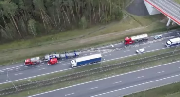 Utrudnienia na autostradzie A2! Zderzenie lawety z cysterną, akcja służb trwa! (foto)