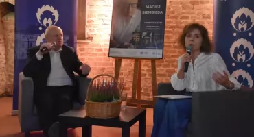 „Łowickie czyta”. Maciej Siembieda o tajemnicach historii i kulisach pisarstwa (foto,film)