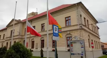 Powiat łowicki reorganizuje wydziały. Nowy dyrektor ds. edukacji i kultury