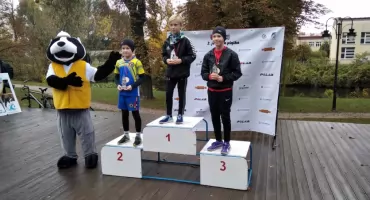 Udany start biegaczy Pijarskiego Klubu Sportowego w Sochaczewie. Bracia stanęli na podium (foto)