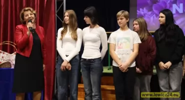 Święto Edukacji w łowickiej „Dwójce”. Humor, wzruszenie i… szkolny radiowęzeł! (foto, film)