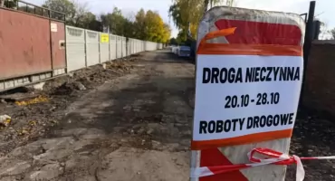 Łowicz. Będzie lepszy dojazd do kaplicy na cmentarzu katedralnym. Trwają prace (foto)