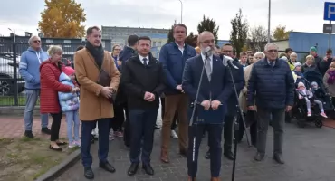 Nowoczesna droga, chodniki i parkingi przy ul. Powstańców 1863 r. oficjalne oddane do użytku (foto,film)