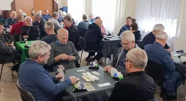 Seniorzy rywalizowali w turnieju brydżu w Sierżnikach (foto)