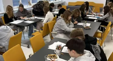 „Reymont – reporter swojej epoki”. Uczniowie Dwójki na dziennikarskim tropie klasyka (foto)