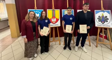 Sukces uczniów II LO w Międzypowiatowym Konkursie Matematycznym (foto)