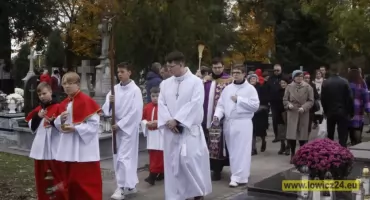 Wszystkich Świętych i Zaduszki. Porządek Mszy świętych na cmentarzach i w kościołach w Łowiczu