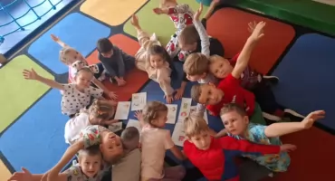 Łowicz. Dzień Postaci z Bajek w Przedszkolu nr 5 „Jaś i Małgosia” (foto)