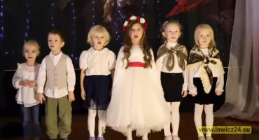 Najmłodsi uczcili niepodległość. Przedszkole „Pod Świerkami” świętowało 11 listopada (foto, film)