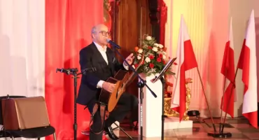 Jan Pospieszalski w Łowiczu. Wieczór z patriotycznymi pieśniami i anegdotami (foto, film)