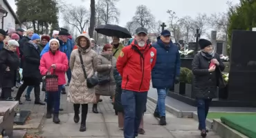 Wędrówka po cmentarzu katedralnym przypomniała o zasłużonych dla Łowicza (foto)