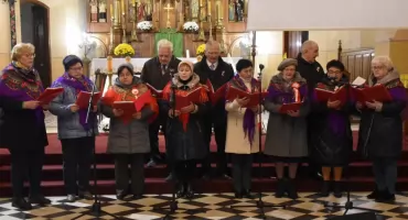 Patriotyczny koncert i uroczyste nabożeństwo w intencji Ojczyzny w Zdunach (foto,film)