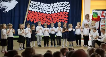 Przedszkolaki z „Jasia i Małgosi” pamiętały o Narodowym Święcie Niepodległości (foto, film)