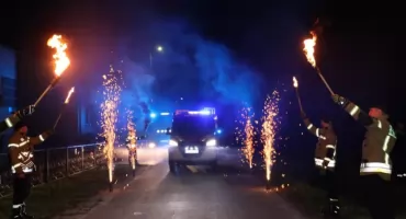 Uroczyste powitanie nowego wozu strażackiego w OSP Rogóźno (foto, film) 