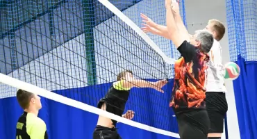 SAM 4. kolejka. Pewne wygrane i zmiany w klasyfikacji generalnej (foto)