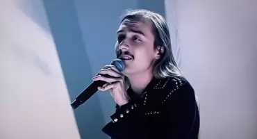 Półfinał należał do niego! Fenomenalny występ łowiczanina w The Voice of Poland! (foto)