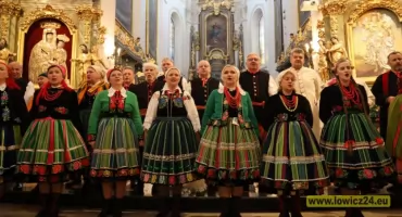 15 lat Ksinzoków. Zespół uświetnił Mszę Świętą w łowickiej bazylice (foto, film)