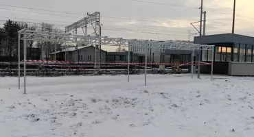 Przy dworcu Łowicz Główny powstaje wiata rowerowa (foto)