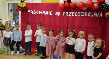 Biedronki oficjalnie przedszkolakami. Pasowanie w Przedszkolu nr 5 „Jaś i Małgosia” (foto,film)