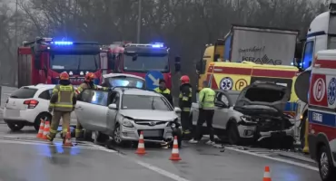 Trzy pojazdy zderzyły się na skrzyżowaniu Warszawskiej i Poznańskiej (foto) AKTUALIZACJA!