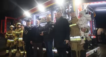 W Dzierzgowie powitano nowy wóz strażacki! (foto, film)