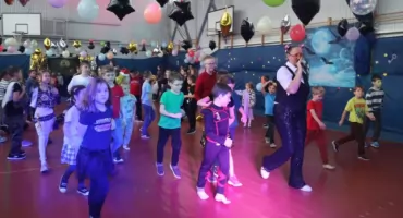 Andrzejkowa dyskoteka rozgrzała parkiet w SP 7 (foto, film)