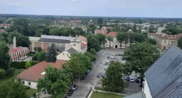 Nocna prohibicja w Łowiczu. Jakie są opinie policji oraz Miejskiej Komisji Rozwiązywania Problemów Alkoholowych?