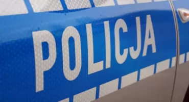 Wypadek w Łyszkowicach. Jedna osoba została ranna, strażacy musieli użyć specjalistycznego sprzętu