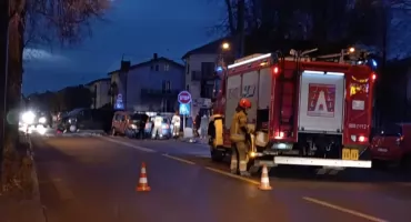 Łowicz. Zderzenie trzech pojazdów, uwaga na utrudnienia w ruchu! (foto) AKTUALIZACJA!